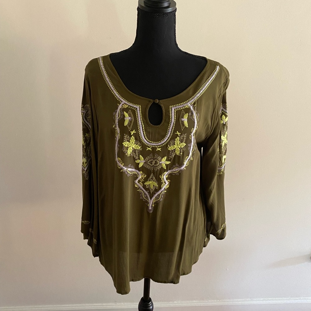 🌟Oneworld Embroidered Tunic🌟